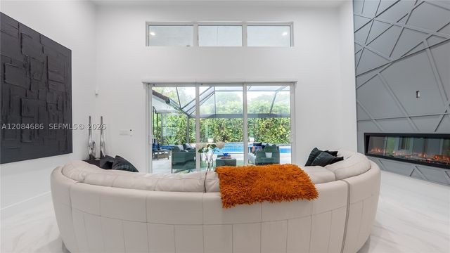 1861 W Eagle Trace Blvd W, Coral Springs, FL 33071