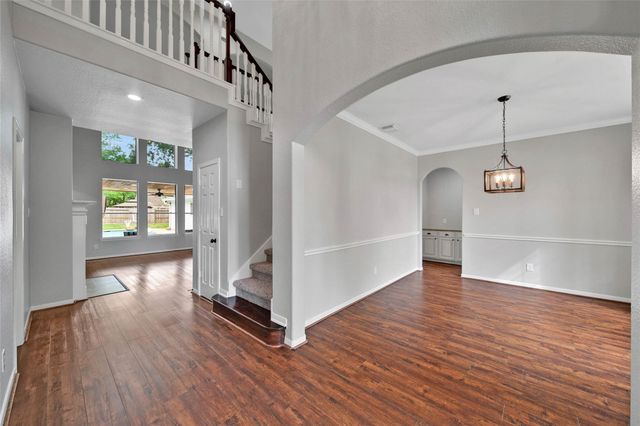 3 Murmuring Creek Place, Conroe, TX 77385