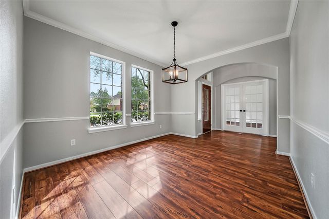 3 Murmuring Creek Place, Conroe, TX 77385