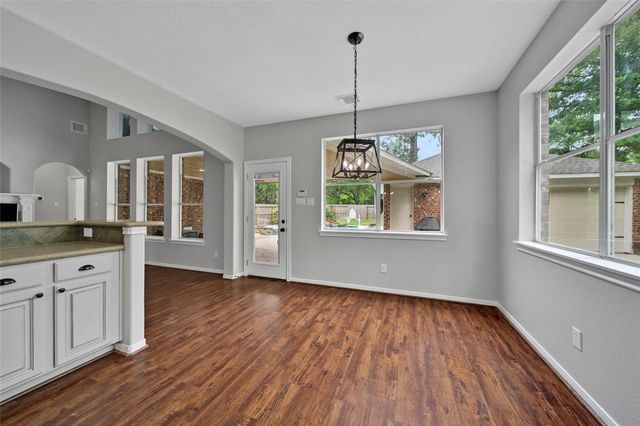 3 Murmuring Creek Place, Conroe, TX 77385