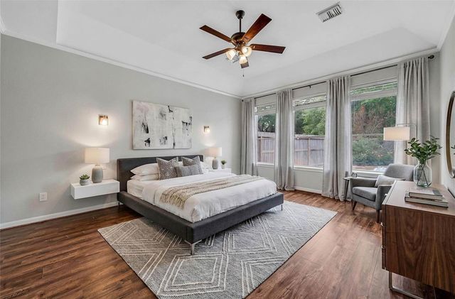 3 Murmuring Creek Place, Conroe, TX 77385