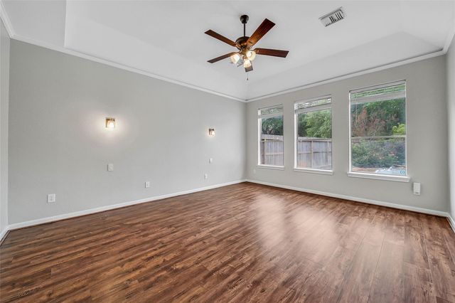 3 Murmuring Creek Place, Conroe, TX 77385