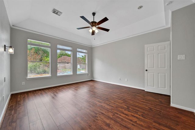 3 Murmuring Creek Place, Conroe, TX 77385