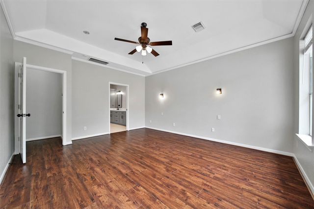 3 Murmuring Creek Place, Conroe, TX 77385