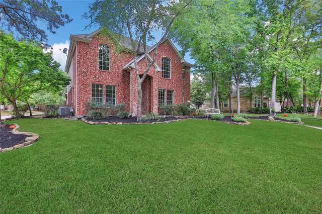 3 Murmuring Creek Place, Conroe, TX 77385