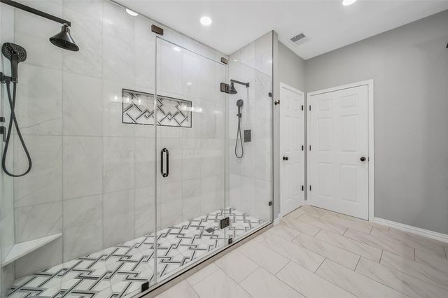 3 Murmuring Creek Place, Conroe, TX 77385