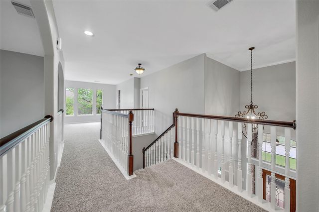 3 Murmuring Creek Place, Conroe, TX 77385