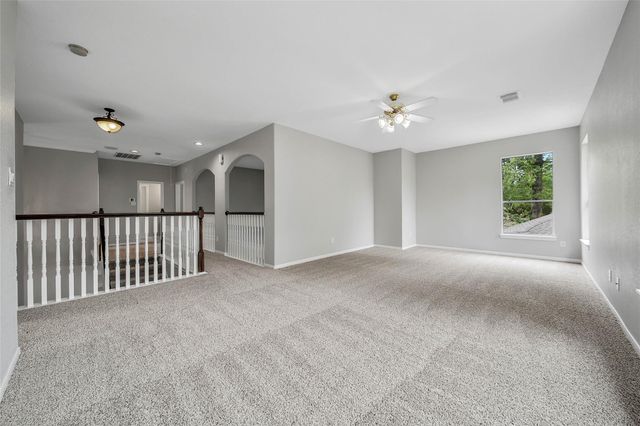 3 Murmuring Creek Place, Conroe, TX 77385