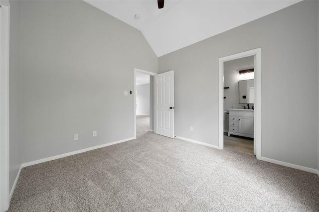 3 Murmuring Creek Place, Conroe, TX 77385