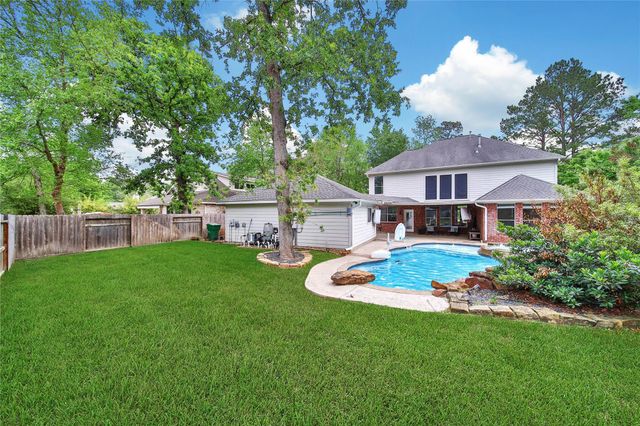 3 Murmuring Creek Place, Conroe, TX 77385