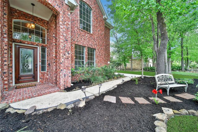 3 Murmuring Creek Place, Conroe, TX 77385