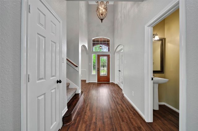 3 Murmuring Creek Place, Conroe, TX 77385