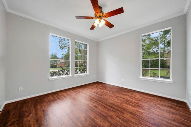 3 Murmuring Creek Place, Conroe, TX 77385