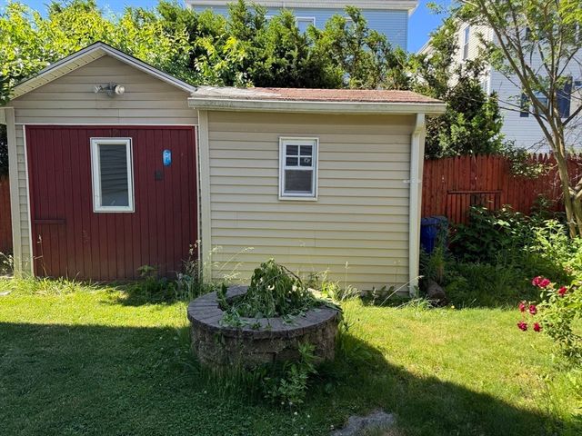 12 Sears St, New Bedford, MA 02740