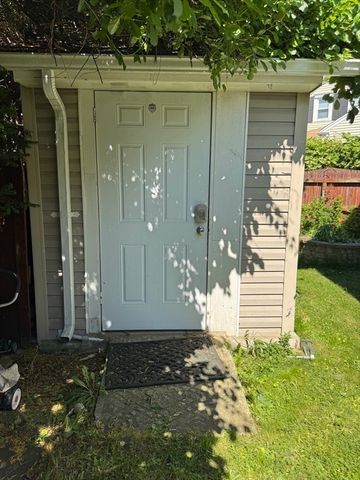 12 Sears St, New Bedford, MA 02740
