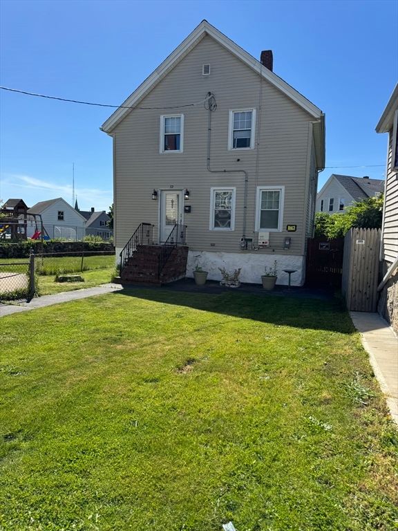 12 Sears St, New Bedford, MA 02740