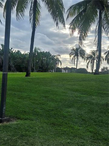 9520 S Hollybrook Lake Dr 204, Pembroke Pines, FL 33025