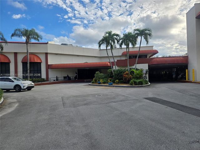 9520 S Hollybrook Lake Dr 204, Pembroke Pines, FL 33025