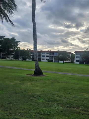9520 S Hollybrook Lake Dr 204, Pembroke Pines, FL 33025