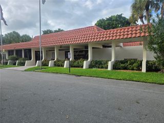 9520 S Hollybrook Lake Dr 204, Pembroke Pines, FL 33025