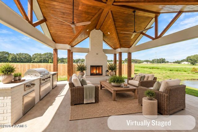 102 Carriage Lakes Drive, Broussard, LA 70518