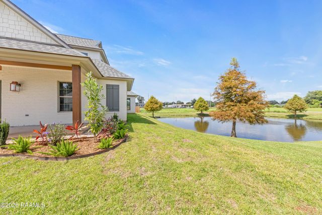 102 Carriage Lakes Drive, Broussard, LA 70518