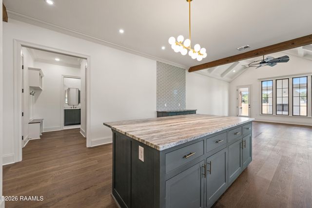 102 Carriage Lakes Drive, Broussard, LA 70518