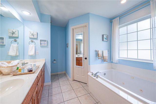 804 Greenway Street, Lowell, AR 72745