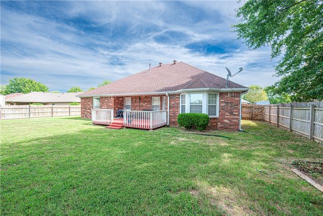 804 Greenway Street, Lowell, AR 72745