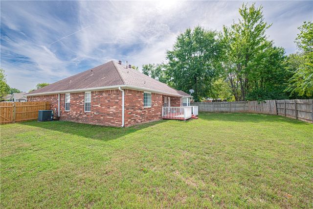 804 Greenway Street, Lowell, AR 72745