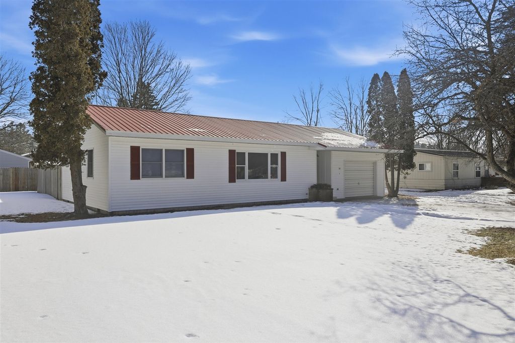 175 S Hudnut Street, Barryton, MI 49305