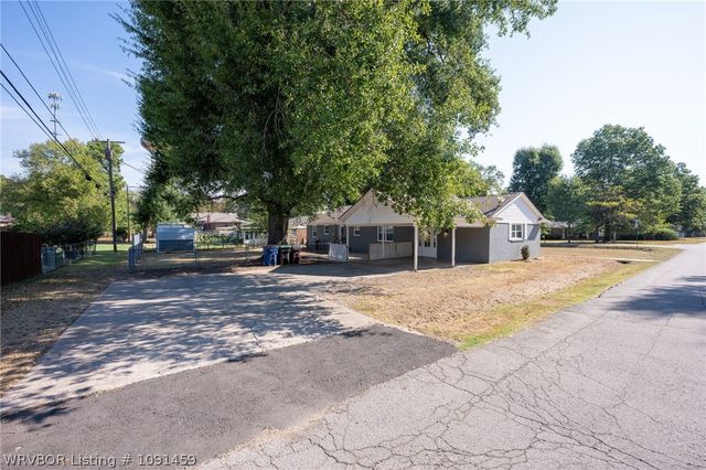 2920 S 33rd Street, Fort Smith, AR 72903