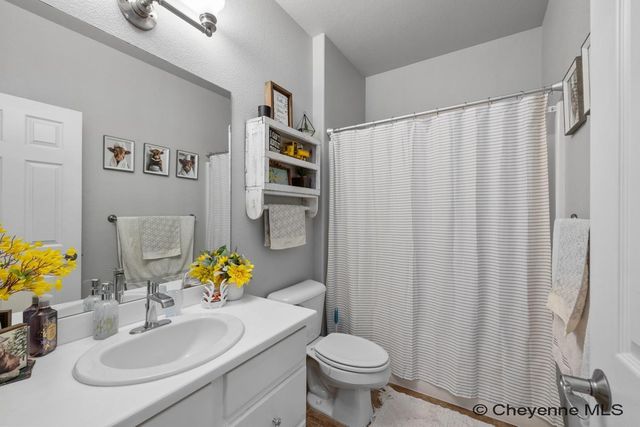 1226 WENDY LN, Cheyenne, WY 82009