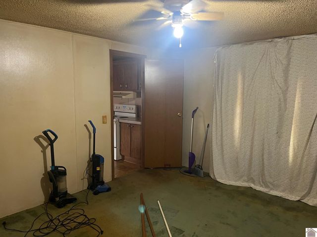 42 Sills Ln., Benton, KY 42025