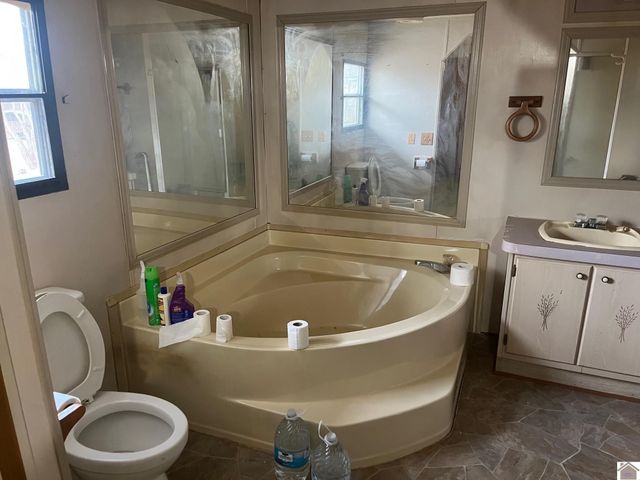 42 Sills Ln., Benton, KY 42025