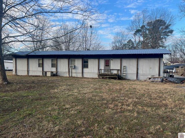 42 Sills Ln., Benton, KY 42025