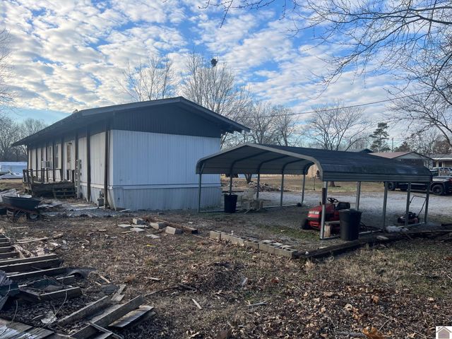 42 Sills Ln., Benton, KY 42025