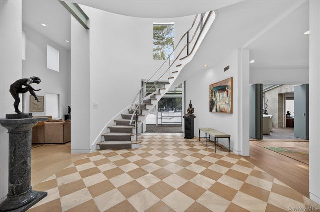 120 Bacon Road, Old Westbury, NY 11568