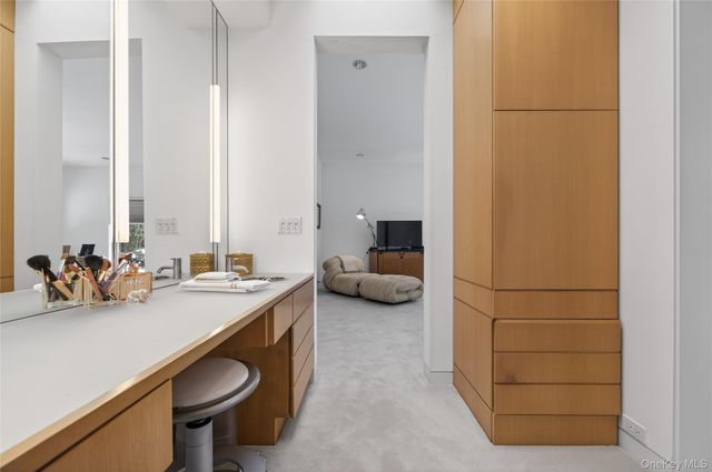 120 Bacon Road, Old Westbury, NY 11568