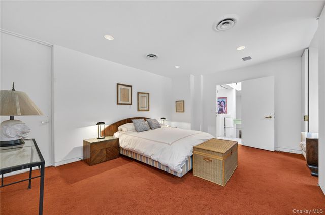 120 Bacon Road, Old Westbury, NY 11568