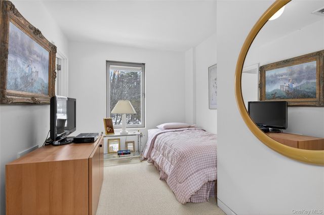 120 Bacon Road, Old Westbury, NY 11568