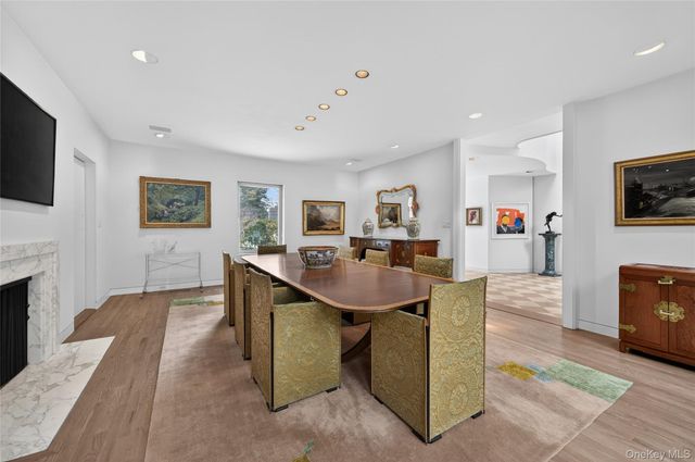 120 Bacon Road, Old Westbury, NY 11568