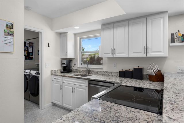 8081 CASCADAS AVENUE, North Port, FL 34287