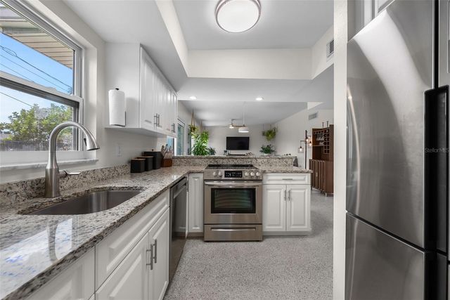 8081 CASCADAS AVENUE, North Port, FL 34287