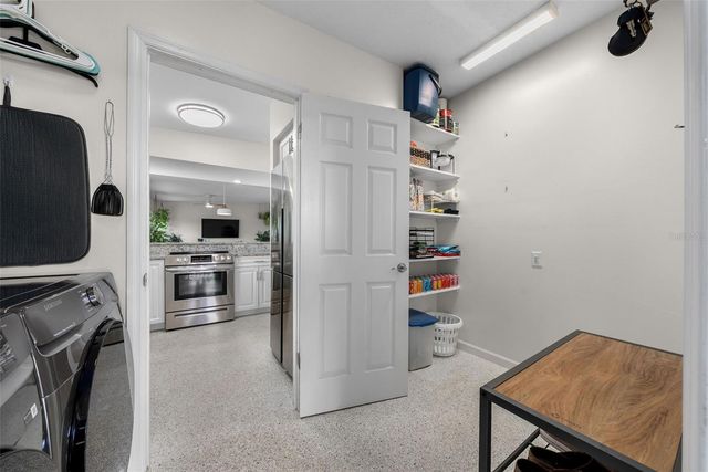 8081 CASCADAS AVENUE, North Port, FL 34287