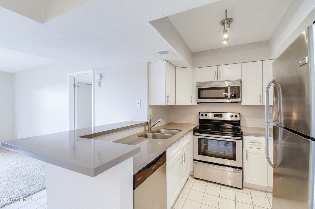 540 N MAY Street 2111, Mesa, AZ 85201