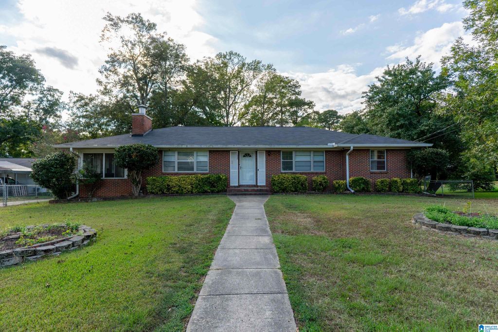 1528 PESNELL DRIVE, Gardendale, AL 35071