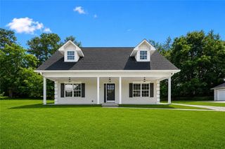 51 Pine Avenue, Commerce, GA 30529