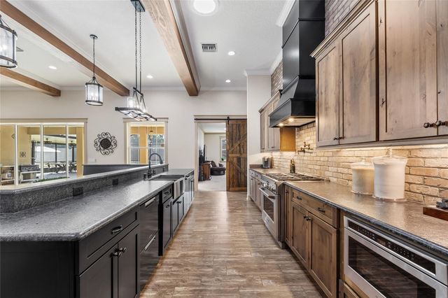 22220 DEER PARK AVENUE, Eustis, FL 32736