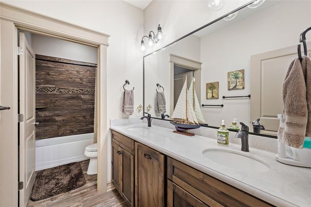 22220 DEER PARK AVENUE, Eustis, FL 32736